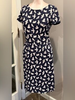 Boden Navy and White Bird-Print Short Sleeve Midi Dress